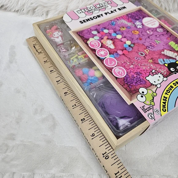HELLO KITTY and FRIENDS Sensory Play Bin Chase Your Dreams - Picture 9 of 12